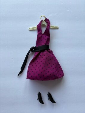 Vintage Barbie Fashion Fun Everyday Outing (#4804) Magenta Dress Black Shoes